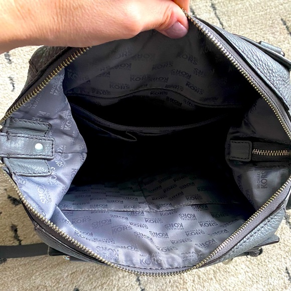 Michael Kors Pebbled Leather Gilmore Tote - Picture 6 of 8